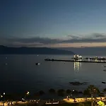 Sea View Luxury Apartamento *